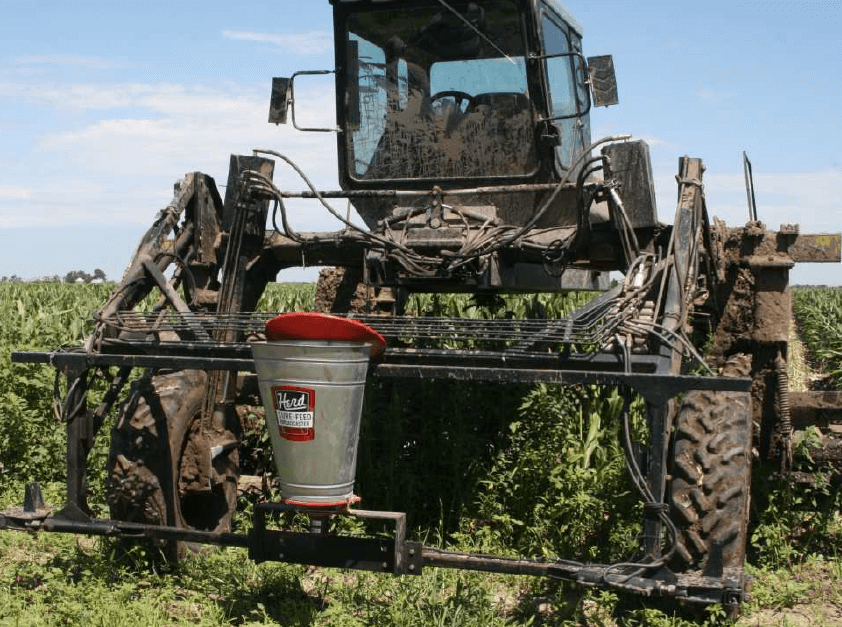 tractor broadcasting seed